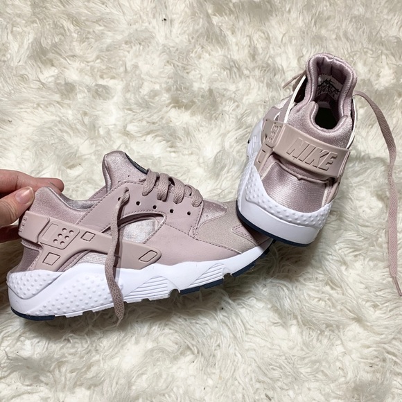 pink huaraches nike